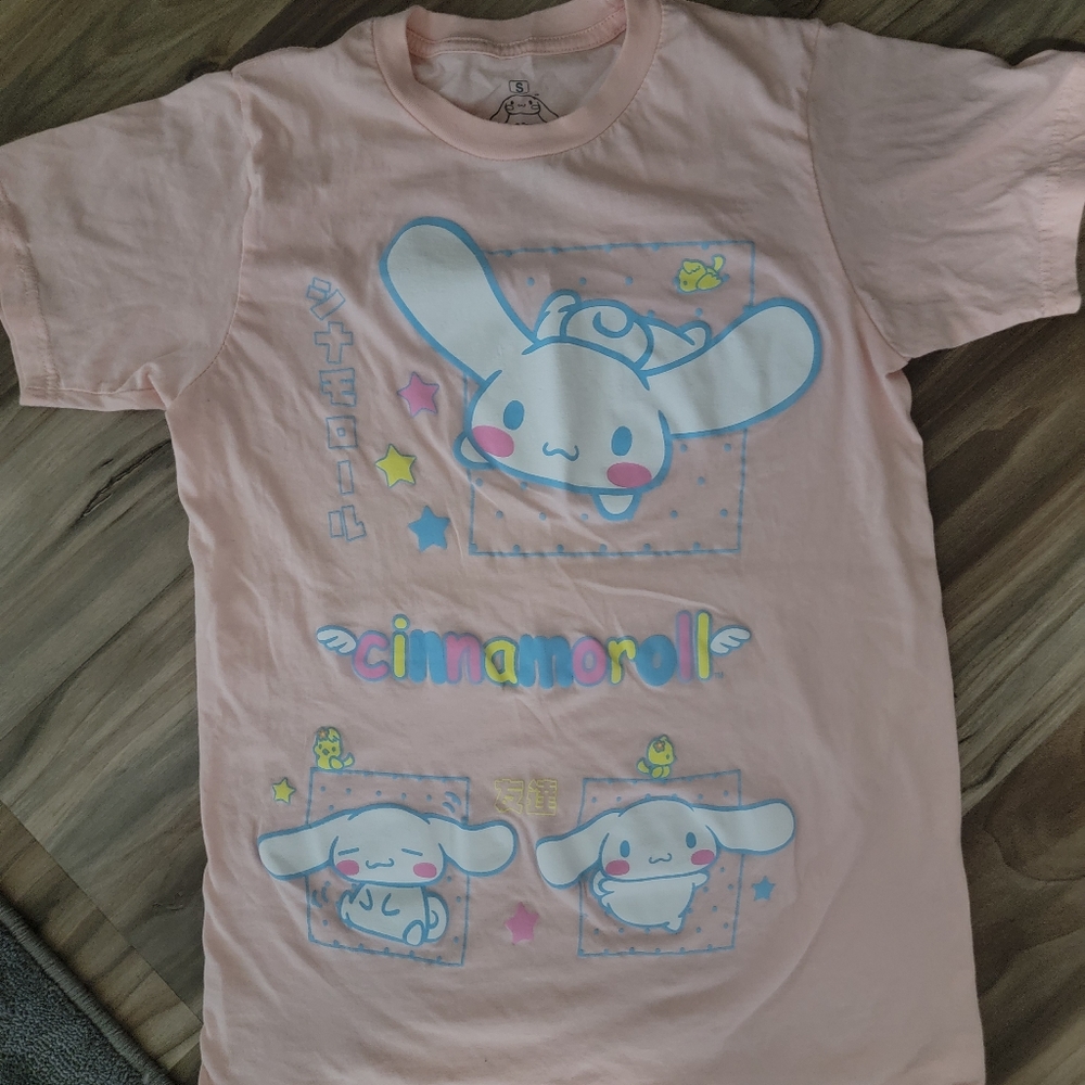 Cinnamoroll shirt size small